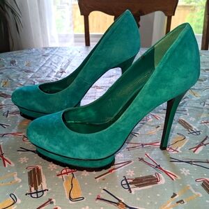 Size 38 Green Suede Platform Heels Bcbg
